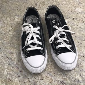 NWOT women’s 10 Converse